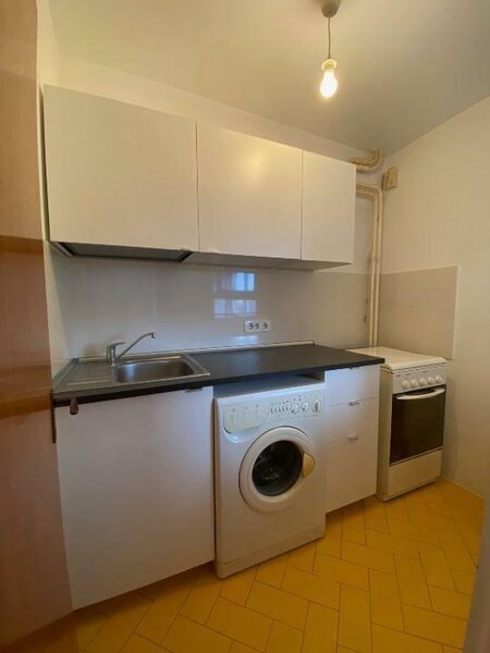 Lujerului, Plaza, garsoniera